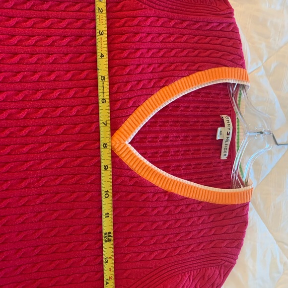 Tommy Hilfiger Women’s mostly cotton, cable knit, magenta V-neck sweater. Size S - Picture 8 of 10